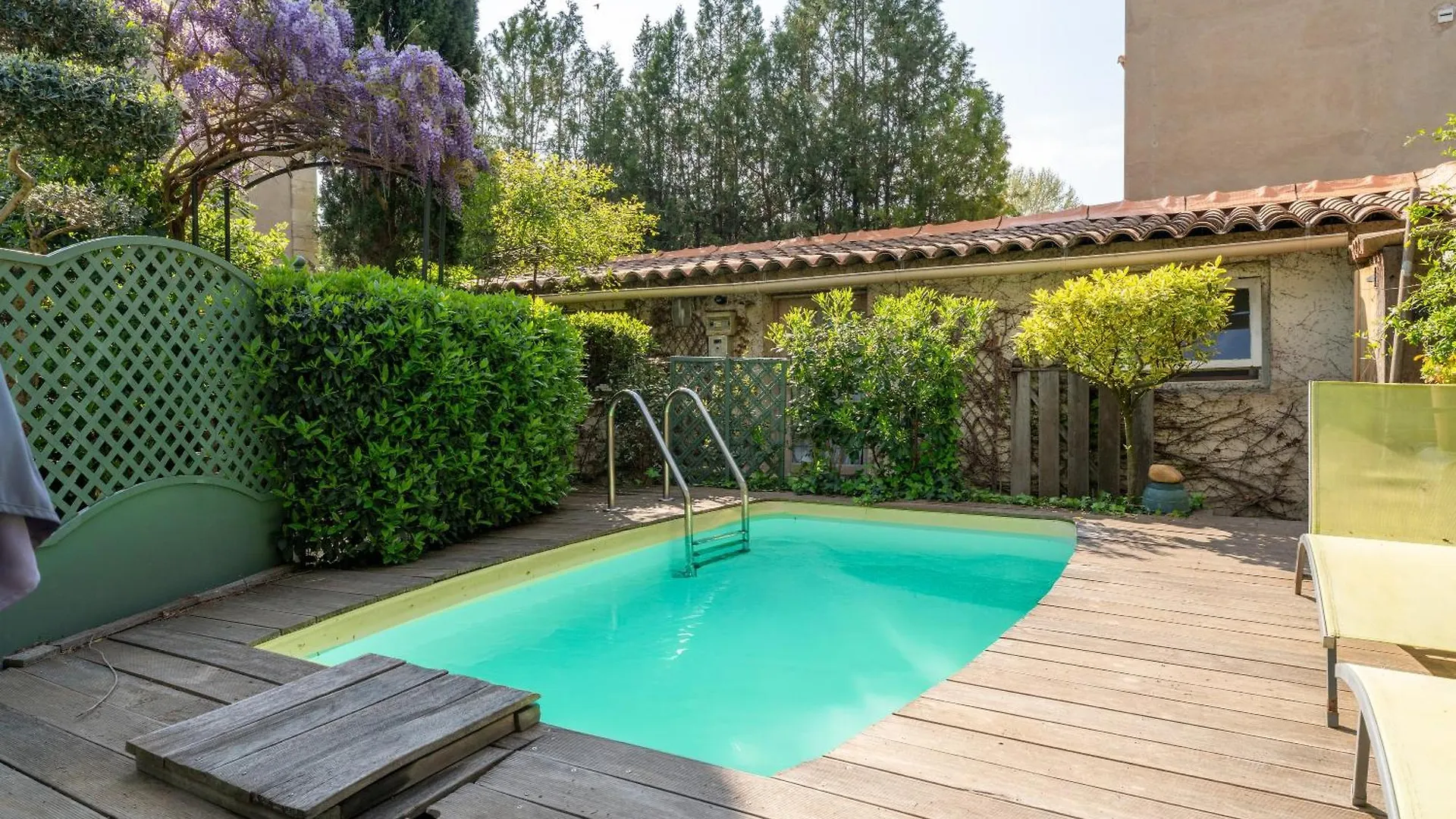 Studio De Charme A Avignon Apartment
